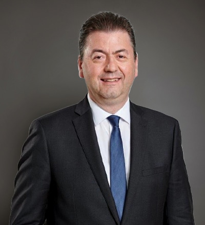 bx portrait robert halver